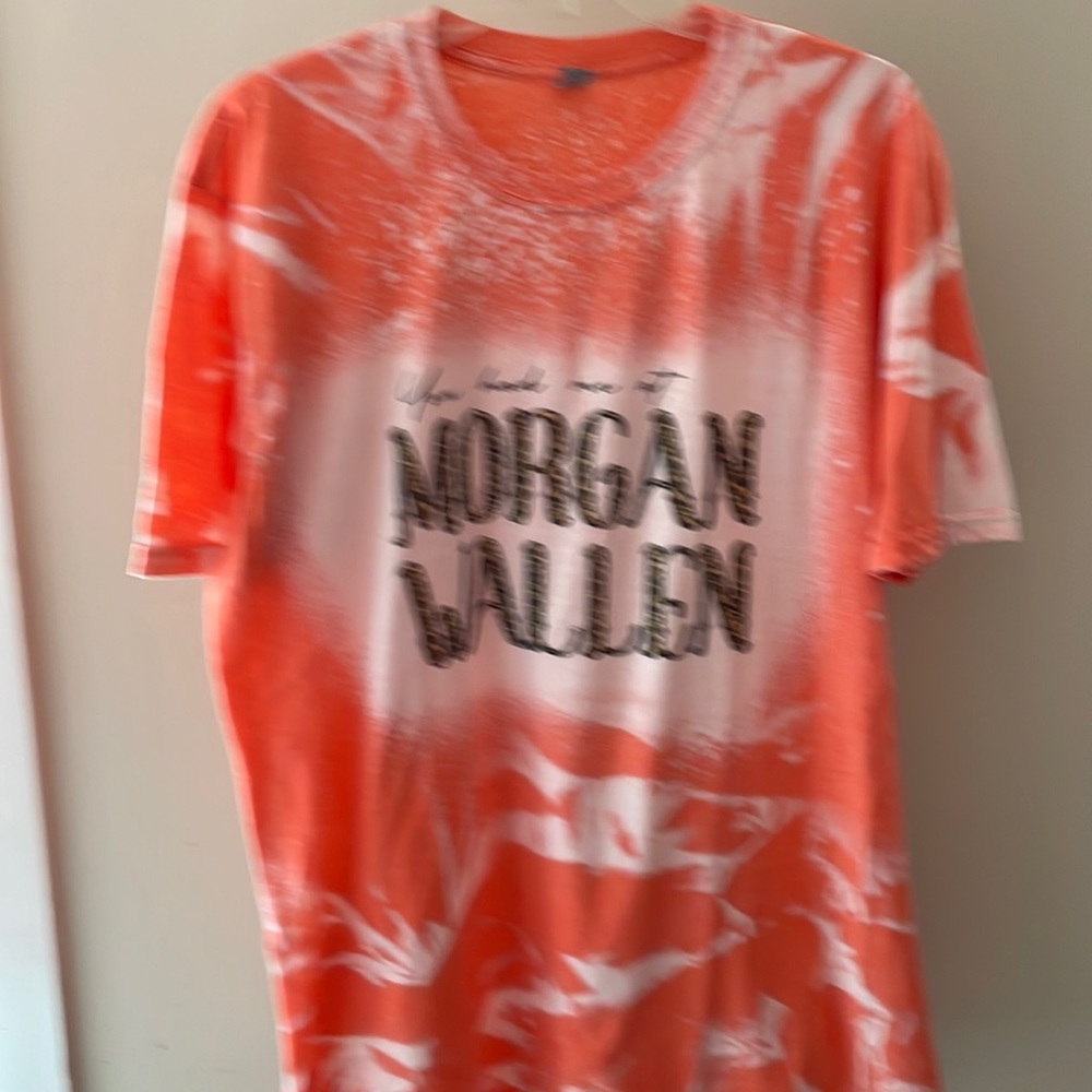 Morgan Wallen and a little dream cycle!  XL new with out tags.🎼